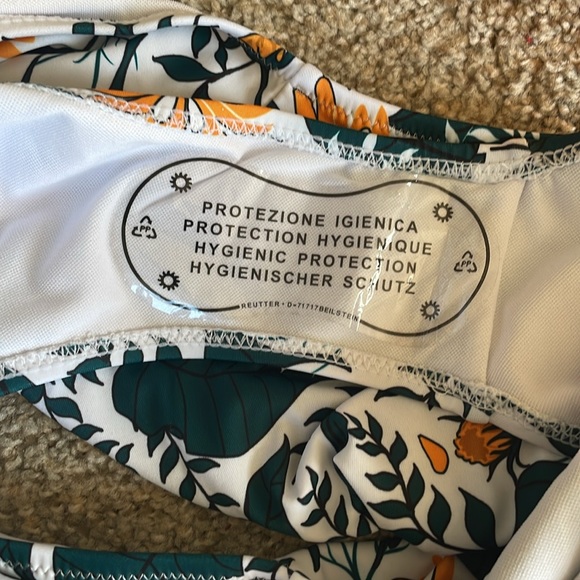 NWOT Bikini Top and High-waisted bottom - Picture 3 of 3